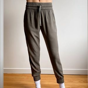 Aritzia Sunday Best Grenville Pant